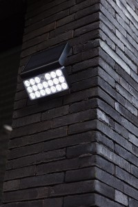 TUDA 6935501330 naświetlacz solarny sterowany aplikacją LED 8,5W CCT IP44 z czujnikiem ruchu