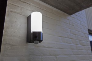 POLLUX 5196004118 kinkiet zewnętrzny z kamerą i czujką ruchu LED 18,8W CCT IP44 sterowanie aplikacją