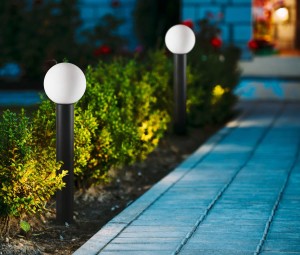 Feltre OFL-8081-BL słupek ogrodowy czarny  80cm klosz biała kula  fi 20cm IP54 1xE27