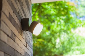 DROPSI 5010901118 kinkiet zewnętrzny LED 9,5W RGB CCT IP44 sterowanie aplikacją lub pilotem