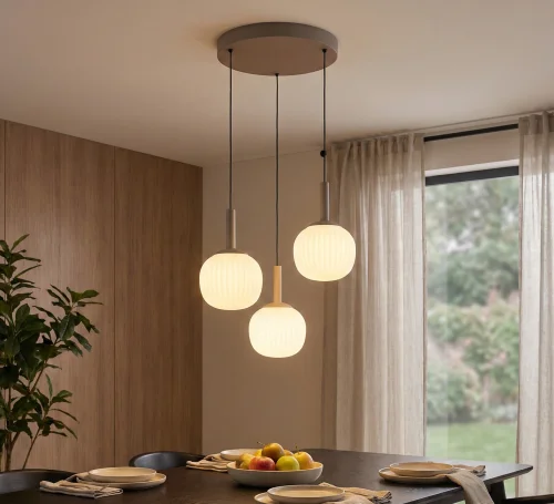 lampa-montes-w-salonie.webp