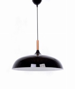 VERSI duża lampa wisząca czarna z dodatkiem drewna fi 45cm E27
