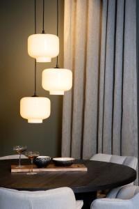 MEDINE lampa wisząca kaskada klosze białe szkło fi 25cm wykończenie czarne 3xE27